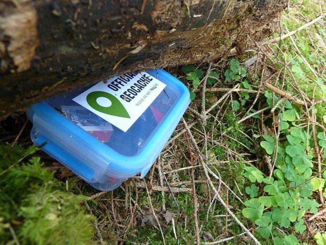 offical geocache box under log